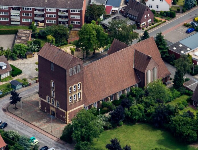 Greven, St.-Josef-Kirche -- 2014 -- 9861 -- Ausschnitt