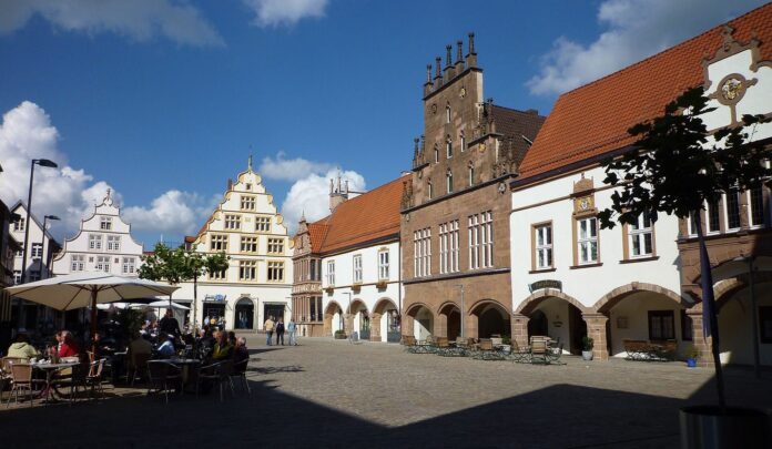 Lemgo - Marktplatz mit Rathaus