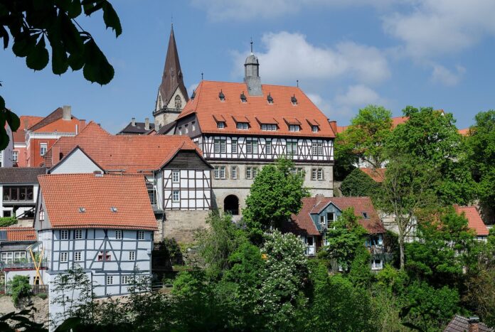Warburg-Blick-auf-Rathaus-Neustadtkirche